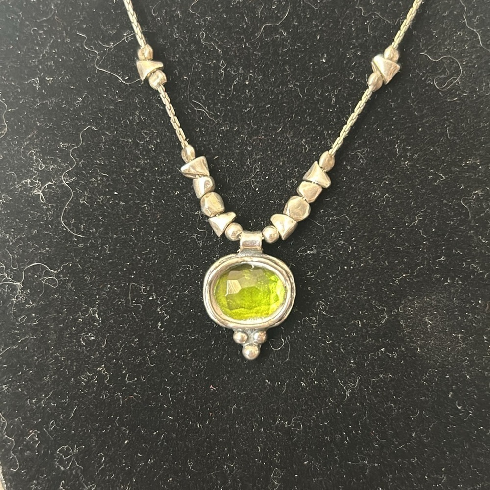 Silpada Sterling Silver Green Glass "Daintree" Beaded Pendant - Picture 2 of 3